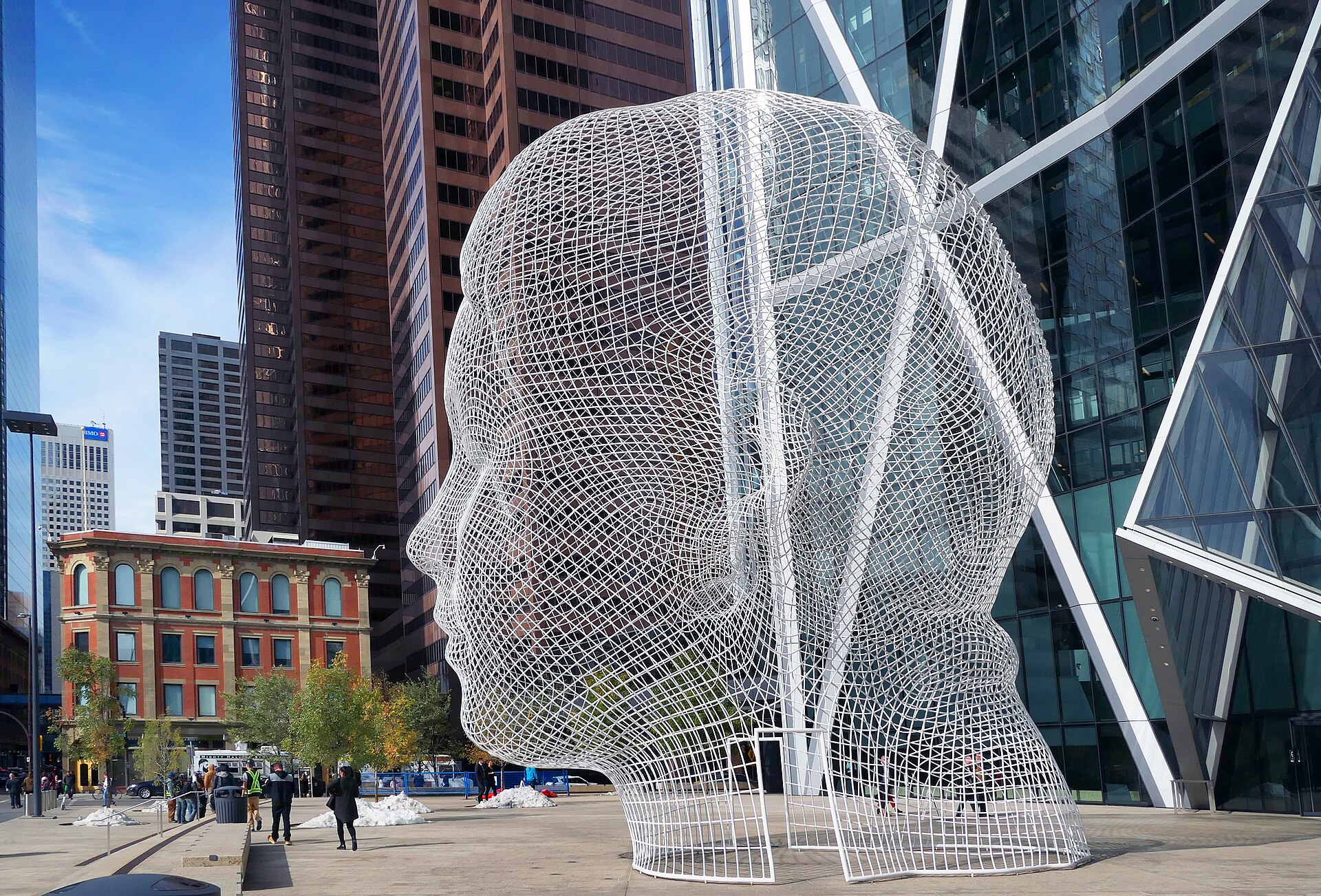 Wonderland sculpture by Jaume Plensa